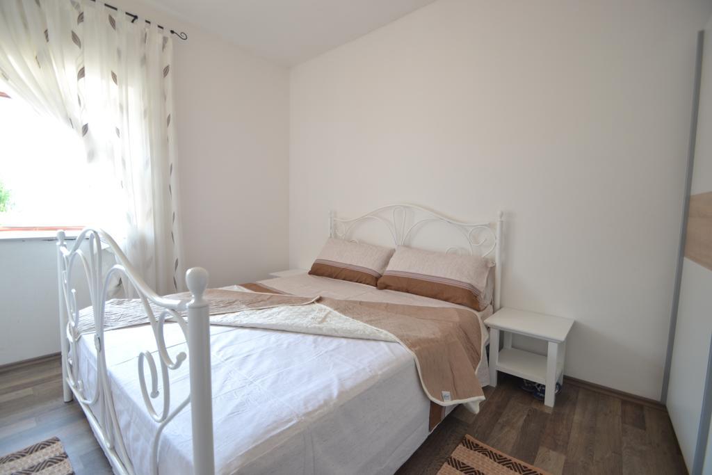 Villa Pistan Murvica  Esterno foto